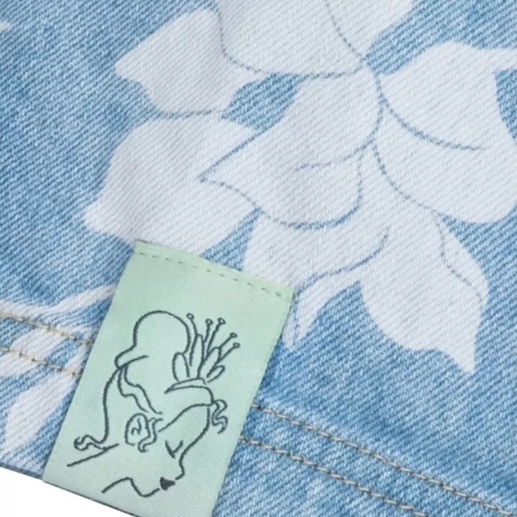 Make Me an Offer!NWT Collector's Disney Tiana Men's Floral Button up Dress Shirt - Picture 5 of 9